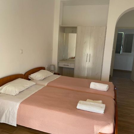 آغيوس غيوريوس باغون Nafsika Apartments المظهر الخارجي الصورة