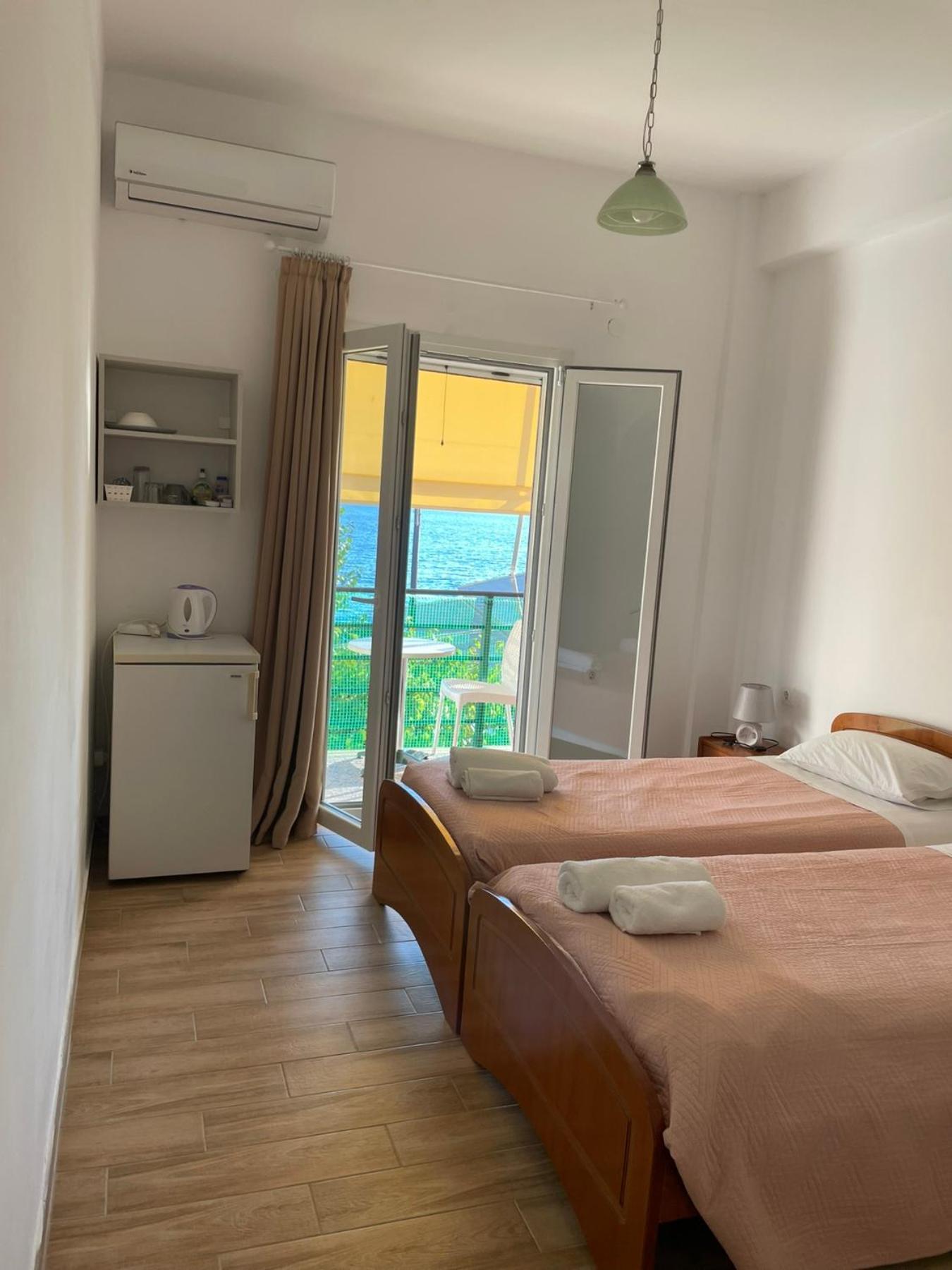 آغيوس غيوريوس باغون Nafsika Apartments المظهر الخارجي الصورة