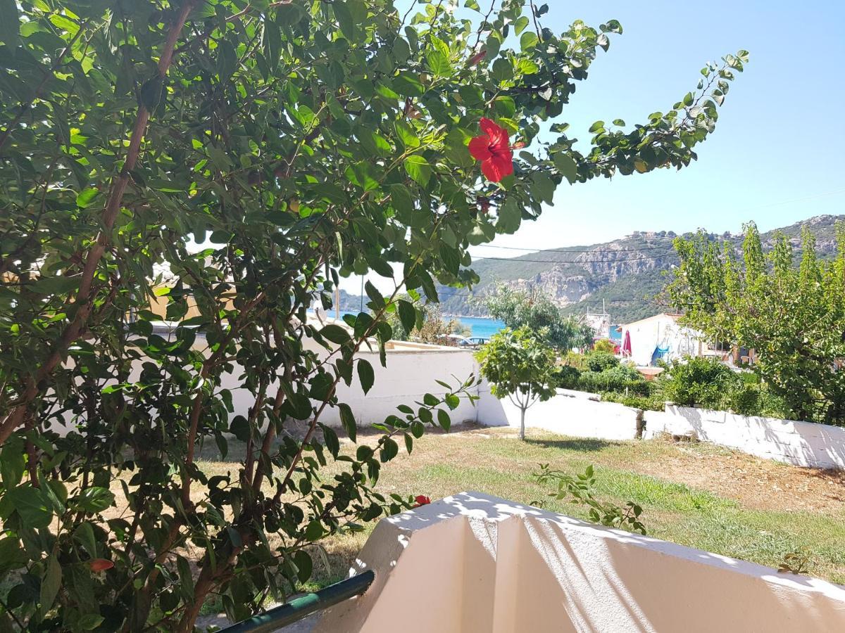آغيوس غيوريوس باغون Nafsika Apartments المظهر الخارجي الصورة